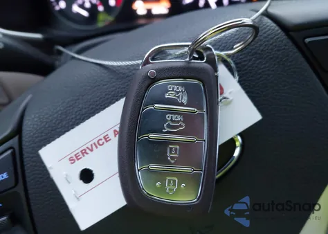 2020 Hyundai Tucson Ultimate z USA, uszkodzony, nr VIN KM8J3CAL1LU261619